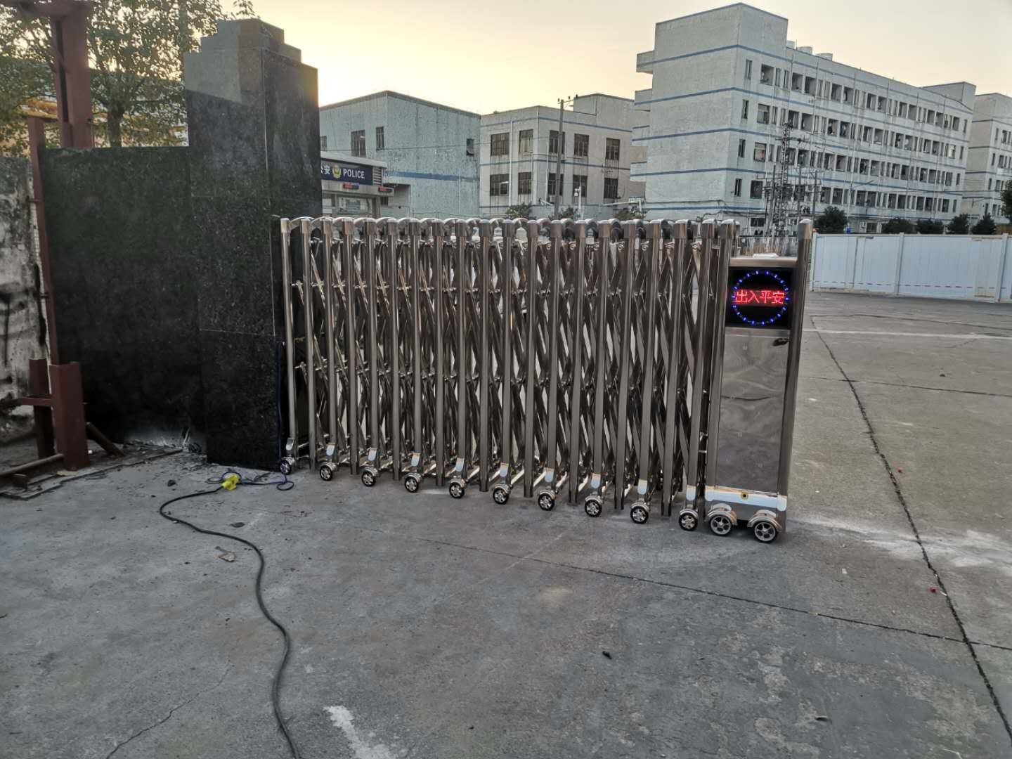 海峰自动伸缩门有什么特点